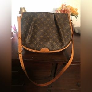 Louis Vuitton Monogram Canvas - Menilmontant MM Messenger Bag